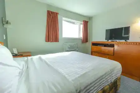 Canadas Best Value Inn - 19