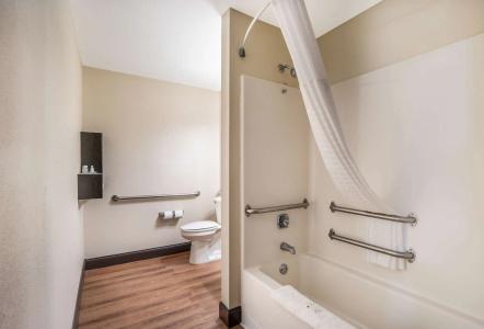 Quality Inn & Suites Fort Gordon - 8
