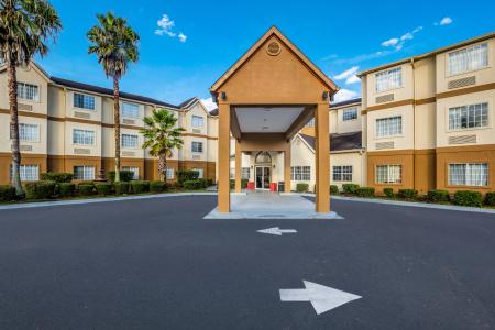 Red Roof Inn Plus+ & Suites Savannah – i-95 - 19