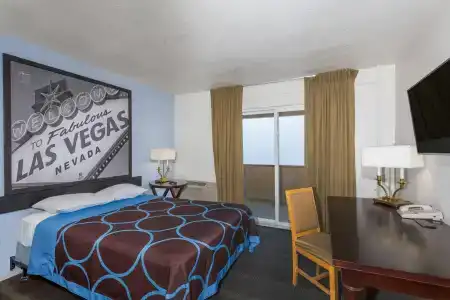 Super 8 by Wyndham Las Vegas North Strip/Fremont St. Area - 12