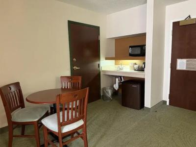 SpringHill Suites by Marriott - 33