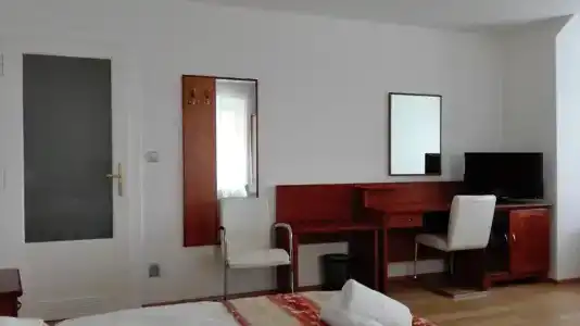 Jana / Pension Domov Mládeže - 66