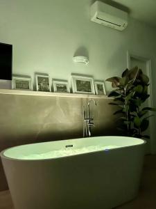 Le Coq Suites - 95