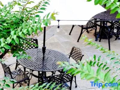 Planters Inn - - 117