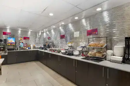 Best Western Plus Commerce - 29