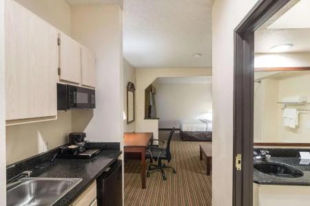 Quality Inn & Suites West Chase - 32