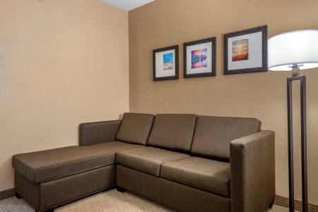 Comfort Suites Orlando Airport - 15