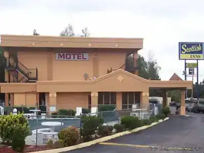 Scottish Inn - 8