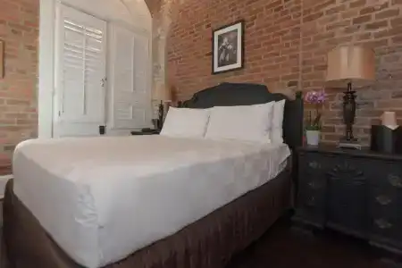 Royal New Orleans - 18