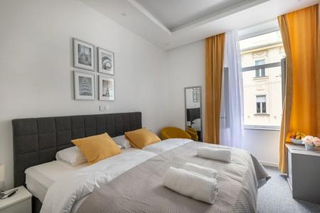 Tesla Boutique  & Rooms - 22