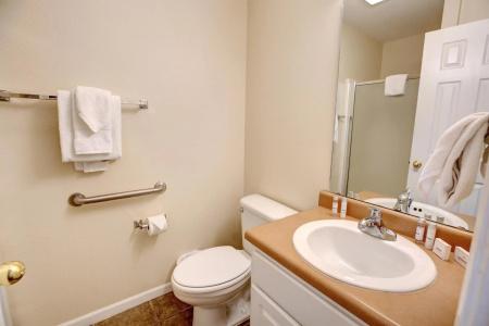 Grand Crowne by Capital Vacations - 8