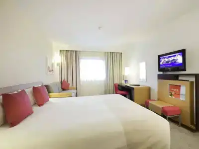 Novotel London Tower Bridge - 2