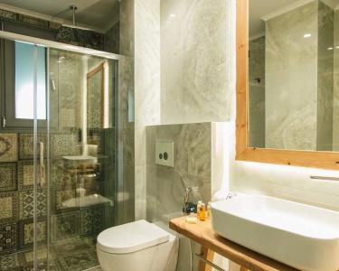 Blue Carpet Luxury Suites - 192