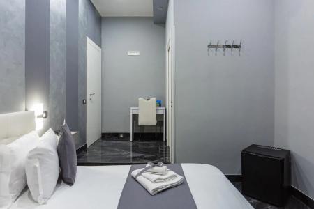 Bella Napoli Suites - 9