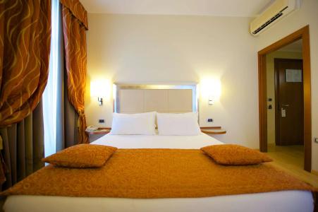 Best Western Crystal Palace - 47