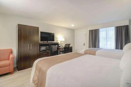 Quality Inn & Suites - 4