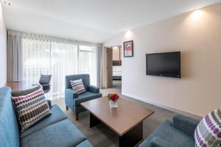 Holiday Inn Airport - 100