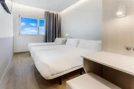 B&B Barcelona Viladecans - 8
