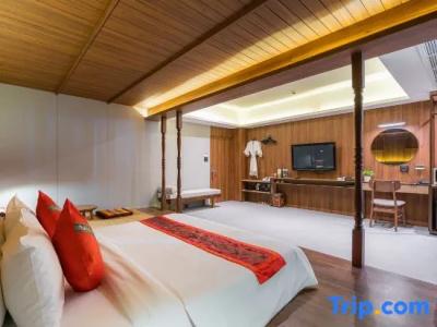 True Siam Phayathai - Sha Extra Plus Certified - 112