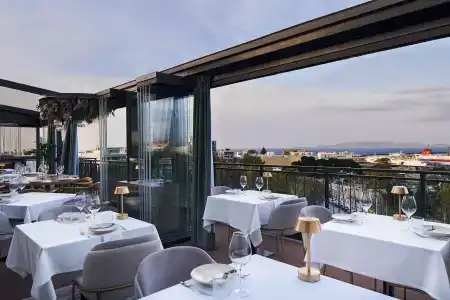 Legacy Gastro Suites - 27