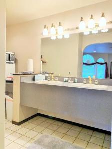 Breakers Boutique Inn - 15