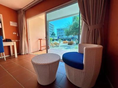 GrandBlue Resort & Beachclub - 51