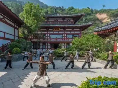 Huaqing Palace & Spa - 4