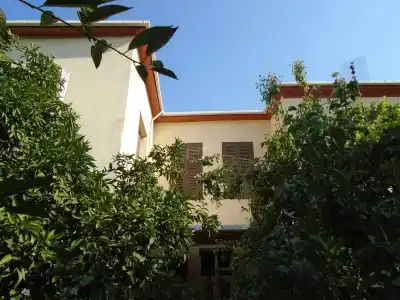 Lotus Garden Hostel Izmir - 0