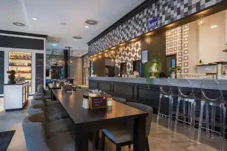 the niu Square - 7