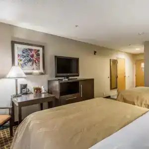 Quality Inn & Suites I-10 - 24
