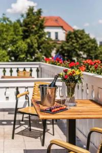 Prague Carl Inn restaurant & Free Parking - 12