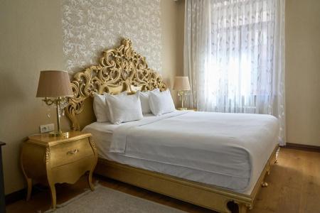 Royal Residence - 135