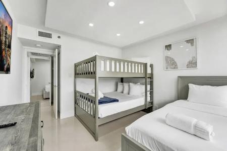 The Alexander All Suites - 565