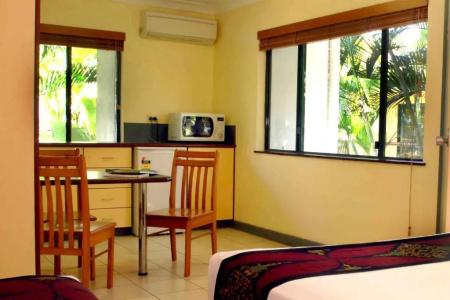 Bay Village Tropical Retreat & - 90