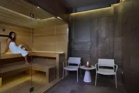 Embassy & Spa - 22