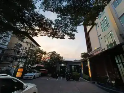 The Bangkok Cha Cha Suite - 16