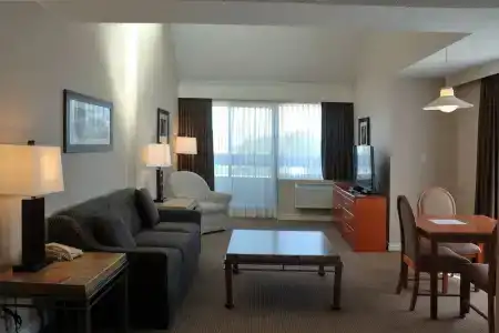 The Embassy Inn - 84