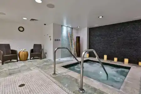 Loews Miami Beach - 22