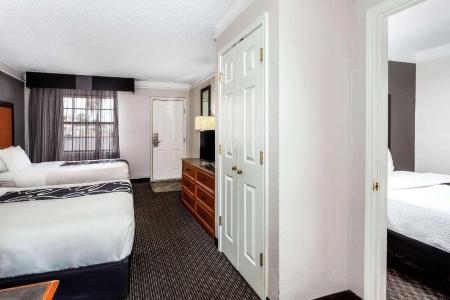 La Quinta Inn by Wyndham I-35 - 41