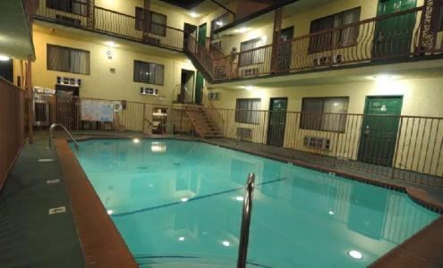 Hollywood Inn Express North - 12
