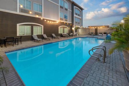 La Quinta by Wyndham Airport - 16
