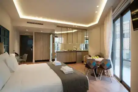 Athens Platinum Rooms and Suites - 17