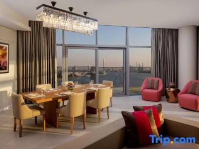 Hilton Creek & Residences - 34