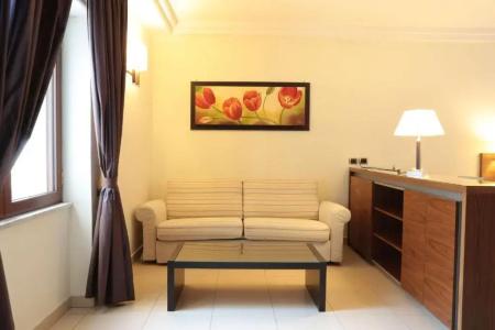 Suites & Residence - 77