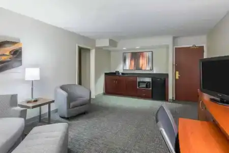 Courtyard Cedar Bluff - 50