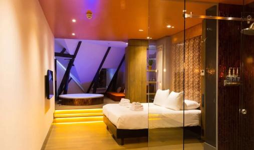 Manzo's Suites - 99