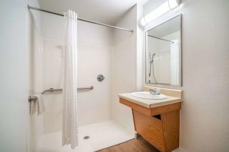 WoodSpring Suites - 6