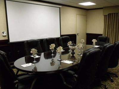 Hampton Inn & Suites - 16