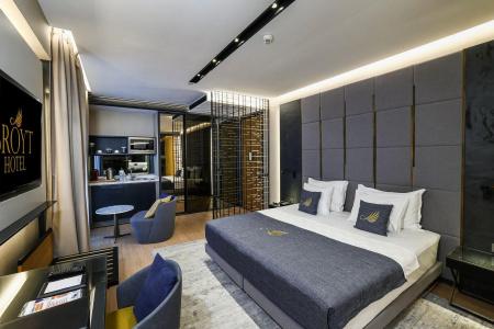 Broyt Suites - 6
