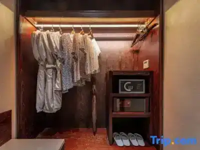 Huaqing Palace & Spa - 125